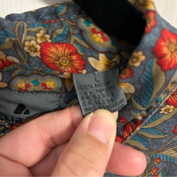 Vintage LizWear by Liz Claiborne Button Up Shirt - Picture 3 of 10